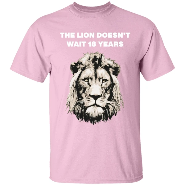 the-lion-doesnt-wait-18-years-shirt-lightpink